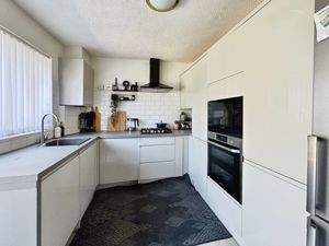 Kitchen/Diner- click for photo gallery